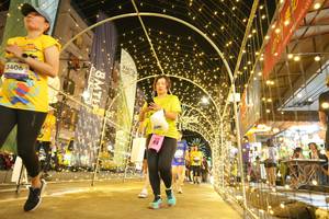 BIB: 3406
                            <button type="button" onclick="openModal(26259500)" class="btn btn-primary btn-sm float-right btn-popup" data-toggle="modal" data-target=".modal-high-quality">
                        <i class="fas fa-shopping-cart"></i> Add to Cart
                    </button>
                                            <button type="button" onclick="isThisMe(26259500, true)" class="btn btn-success btn-sm float-right btn-popup btn-isme hidden" data-toggle="tooltip" data-placement="bottom" title="นี่คือรูปของคุณใช่ไหม คลิกที่นี่เพื่อเอาเข้าอัลบั้ม">
                        <i class="fas fa-plus"></i> Add to album
                    </button>
                    <button type="button" onclick="isThisMe(26259500, false)" class="btn btn-warning btn-sm float-right btn-popup btn-isnotme hidden">
                        <i class="fas fa-ban"></i> Remove from album
                    </button>