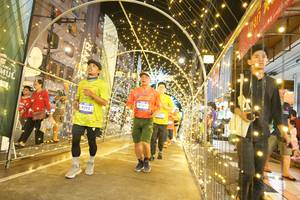 BIB: 4295, 475
                            <button type="button" onclick="openModal(26259729)" class="btn btn-primary btn-sm float-right btn-popup" data-toggle="modal" data-target=".modal-high-quality">
                        <i class="fas fa-shopping-cart"></i> Add to Cart
                    </button>
                                            <button type="button" onclick="isThisMe(26259729, true)" class="btn btn-success btn-sm float-right btn-popup btn-isme hidden" data-toggle="tooltip" data-placement="bottom" title="นี่คือรูปของคุณใช่ไหม คลิกที่นี่เพื่อเอาเข้าอัลบั้ม">
                        <i class="fas fa-plus"></i> Add to album
                    </button>
                    <button type="button" onclick="isThisMe(26259729, false)" class="btn btn-warning btn-sm float-right btn-popup btn-isnotme hidden">
                        <i class="fas fa-ban"></i> Remove from album
                    </button>