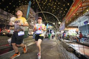 BIB: 4709, 3248
                            <button type="button" onclick="openModal(26258573)" class="btn btn-primary btn-sm float-right btn-popup" data-toggle="modal" data-target=".modal-high-quality">
                        <i class="fas fa-shopping-cart"></i> Add to Cart
                    </button>
                                            <button type="button" onclick="isThisMe(26258573, true)" class="btn btn-success btn-sm float-right btn-popup btn-isme hidden" data-toggle="tooltip" data-placement="bottom" title="นี่คือรูปของคุณใช่ไหม คลิกที่นี่เพื่อเอาเข้าอัลบั้ม">
                        <i class="fas fa-plus"></i> Add to album
                    </button>
                    <button type="button" onclick="isThisMe(26258573, false)" class="btn btn-warning btn-sm float-right btn-popup btn-isnotme hidden">
                        <i class="fas fa-ban"></i> Remove from album
                    </button>