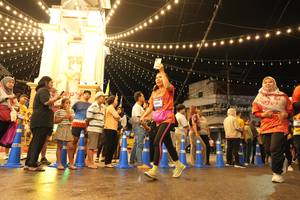 BIB: 084
                            <button type="button" onclick="openModal(26260271)" class="btn btn-primary btn-sm float-right btn-popup" data-toggle="modal" data-target=".modal-high-quality">
                        <i class="fas fa-shopping-cart"></i> Add to Cart
                    </button>
                                            <button type="button" onclick="isThisMe(26260271, true)" class="btn btn-success btn-sm float-right btn-popup btn-isme hidden" data-toggle="tooltip" data-placement="bottom" title="นี่คือรูปของคุณใช่ไหม คลิกที่นี่เพื่อเอาเข้าอัลบั้ม">
                        <i class="fas fa-plus"></i> Add to album
                    </button>
                    <button type="button" onclick="isThisMe(26260271, false)" class="btn btn-warning btn-sm float-right btn-popup btn-isnotme hidden">
                        <i class="fas fa-ban"></i> Remove from album
                    </button>