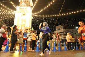 BIB: 415
                            <button type="button" onclick="openModal(26260285)" class="btn btn-primary btn-sm float-right btn-popup" data-toggle="modal" data-target=".modal-high-quality">
                        <i class="fas fa-shopping-cart"></i> Add to Cart
                    </button>
                                            <button type="button" onclick="isThisMe(26260285, true)" class="btn btn-success btn-sm float-right btn-popup btn-isme hidden" data-toggle="tooltip" data-placement="bottom" title="นี่คือรูปของคุณใช่ไหม คลิกที่นี่เพื่อเอาเข้าอัลบั้ม">
                        <i class="fas fa-plus"></i> Add to album
                    </button>
                    <button type="button" onclick="isThisMe(26260285, false)" class="btn btn-warning btn-sm float-right btn-popup btn-isnotme hidden">
                        <i class="fas fa-ban"></i> Remove from album
                    </button>