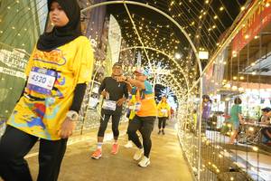 BIB: 4520, 1825
                            <button type="button" onclick="openModal(26259774)" class="btn btn-primary btn-sm float-right btn-popup" data-toggle="modal" data-target=".modal-high-quality">
                        <i class="fas fa-shopping-cart"></i> Add to Cart
                    </button>
                                            <button type="button" onclick="isThisMe(26259774, true)" class="btn btn-success btn-sm float-right btn-popup btn-isme hidden" data-toggle="tooltip" data-placement="bottom" title="นี่คือรูปของคุณใช่ไหม คลิกที่นี่เพื่อเอาเข้าอัลบั้ม">
                        <i class="fas fa-plus"></i> Add to album
                    </button>
                    <button type="button" onclick="isThisMe(26259774, false)" class="btn btn-warning btn-sm float-right btn-popup btn-isnotme hidden">
                        <i class="fas fa-ban"></i> Remove from album
                    </button>