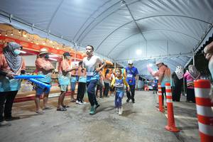 BIB: 4431
                            <button type="button" onclick="openModal(26258378)" class="btn btn-primary btn-sm float-right btn-popup" data-toggle="modal" data-target=".modal-high-quality">
                        <i class="fas fa-shopping-cart"></i> Add to Cart
                    </button>
                                            <button type="button" onclick="isThisMe(26258378, true)" class="btn btn-success btn-sm float-right btn-popup btn-isme hidden" data-toggle="tooltip" data-placement="bottom" title="นี่คือรูปของคุณใช่ไหม คลิกที่นี่เพื่อเอาเข้าอัลบั้ม">
                        <i class="fas fa-plus"></i> Add to album
                    </button>
                    <button type="button" onclick="isThisMe(26258378, false)" class="btn btn-warning btn-sm float-right btn-popup btn-isnotme hidden">
                        <i class="fas fa-ban"></i> Remove from album
                    </button>