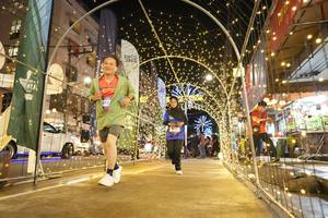 BIB: 4737
                            <button type="button" onclick="openModal(26259111)" class="btn btn-primary btn-sm float-right btn-popup" data-toggle="modal" data-target=".modal-high-quality">
                        <i class="fas fa-shopping-cart"></i> Add to Cart
                    </button>
                                            <button type="button" onclick="isThisMe(26259111, true)" class="btn btn-success btn-sm float-right btn-popup btn-isme hidden" data-toggle="tooltip" data-placement="bottom" title="นี่คือรูปของคุณใช่ไหม คลิกที่นี่เพื่อเอาเข้าอัลบั้ม">
                        <i class="fas fa-plus"></i> Add to album
                    </button>
                    <button type="button" onclick="isThisMe(26259111, false)" class="btn btn-warning btn-sm float-right btn-popup btn-isnotme hidden">
                        <i class="fas fa-ban"></i> Remove from album
                    </button>