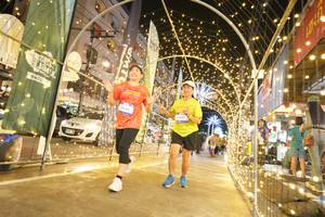 BIB: 1430
                            <button type="button" onclick="openModal(26259889)" class="btn btn-primary btn-sm float-right btn-popup" data-toggle="modal" data-target=".modal-high-quality">
                        <i class="fas fa-shopping-cart"></i> Add to Cart
                    </button>
                                            <button type="button" onclick="isThisMe(26259889, true)" class="btn btn-success btn-sm float-right btn-popup btn-isme hidden" data-toggle="tooltip" data-placement="bottom" title="นี่คือรูปของคุณใช่ไหม คลิกที่นี่เพื่อเอาเข้าอัลบั้ม">
                        <i class="fas fa-plus"></i> Add to album
                    </button>
                    <button type="button" onclick="isThisMe(26259889, false)" class="btn btn-warning btn-sm float-right btn-popup btn-isnotme hidden">
                        <i class="fas fa-ban"></i> Remove from album
                    </button>