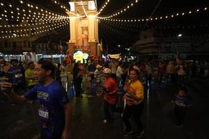 BIB: 617
                            <button type="button" onclick="openModal(26260654)" class="btn btn-primary btn-sm float-right btn-popup" data-toggle="modal" data-target=".modal-high-quality">
                        <i class="fas fa-shopping-cart"></i> Add to Cart
                    </button>
                                            <button type="button" onclick="isThisMe(26260654, true)" class="btn btn-success btn-sm float-right btn-popup btn-isme hidden" data-toggle="tooltip" data-placement="bottom" title="นี่คือรูปของคุณใช่ไหม คลิกที่นี่เพื่อเอาเข้าอัลบั้ม">
                        <i class="fas fa-plus"></i> Add to album
                    </button>
                    <button type="button" onclick="isThisMe(26260654, false)" class="btn btn-warning btn-sm float-right btn-popup btn-isnotme hidden">
                        <i class="fas fa-ban"></i> Remove from album
                    </button>