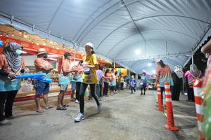 BIB: 
                            <button type="button" onclick="openModal(26258395)" class="btn btn-primary btn-sm float-right btn-popup" data-toggle="modal" data-target=".modal-high-quality">
                        <i class="fas fa-shopping-cart"></i> Add to Cart
                    </button>
                                            <button type="button" onclick="isThisMe(26258395, true)" class="btn btn-success btn-sm float-right btn-popup btn-isme hidden" data-toggle="tooltip" data-placement="bottom" title="นี่คือรูปของคุณใช่ไหม คลิกที่นี่เพื่อเอาเข้าอัลบั้ม">
                        <i class="fas fa-plus"></i> Add to album
                    </button>
                    <button type="button" onclick="isThisMe(26258395, false)" class="btn btn-warning btn-sm float-right btn-popup btn-isnotme hidden">
                        <i class="fas fa-ban"></i> Remove from album
                    </button>