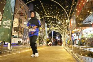 BIB: 3414
                            <button type="button" onclick="openModal(26259124)" class="btn btn-primary btn-sm float-right btn-popup" data-toggle="modal" data-target=".modal-high-quality">
                        <i class="fas fa-shopping-cart"></i> Add to Cart
                    </button>
                                            <button type="button" onclick="isThisMe(26259124, true)" class="btn btn-success btn-sm float-right btn-popup btn-isme hidden" data-toggle="tooltip" data-placement="bottom" title="นี่คือรูปของคุณใช่ไหม คลิกที่นี่เพื่อเอาเข้าอัลบั้ม">
                        <i class="fas fa-plus"></i> Add to album
                    </button>
                    <button type="button" onclick="isThisMe(26259124, false)" class="btn btn-warning btn-sm float-right btn-popup btn-isnotme hidden">
                        <i class="fas fa-ban"></i> Remove from album
                    </button>