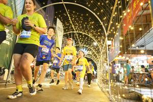 BIB: 751, 4098, 1765
                            <button type="button" onclick="openModal(26259667)" class="btn btn-primary btn-sm float-right btn-popup" data-toggle="modal" data-target=".modal-high-quality">
                        <i class="fas fa-shopping-cart"></i> Add to Cart
                    </button>
                                            <button type="button" onclick="isThisMe(26259667, true)" class="btn btn-success btn-sm float-right btn-popup btn-isme hidden" data-toggle="tooltip" data-placement="bottom" title="นี่คือรูปของคุณใช่ไหม คลิกที่นี่เพื่อเอาเข้าอัลบั้ม">
                        <i class="fas fa-plus"></i> Add to album
                    </button>
                    <button type="button" onclick="isThisMe(26259667, false)" class="btn btn-warning btn-sm float-right btn-popup btn-isnotme hidden">
                        <i class="fas fa-ban"></i> Remove from album
                    </button>