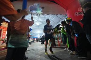 BIB: 201, 400
                            <button type="button" onclick="openModal(26257787)" class="btn btn-primary btn-sm float-right btn-popup" data-toggle="modal" data-target=".modal-high-quality">
                        <i class="fas fa-shopping-cart"></i> Add to Cart
                    </button>
                                            <button type="button" onclick="isThisMe(26257787, true)" class="btn btn-success btn-sm float-right btn-popup btn-isme hidden" data-toggle="tooltip" data-placement="bottom" title="นี่คือรูปของคุณใช่ไหม คลิกที่นี่เพื่อเอาเข้าอัลบั้ม">
                        <i class="fas fa-plus"></i> Add to album
                    </button>
                    <button type="button" onclick="isThisMe(26257787, false)" class="btn btn-warning btn-sm float-right btn-popup btn-isnotme hidden">
                        <i class="fas fa-ban"></i> Remove from album
                    </button>