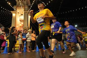 BIB: 3403, 4307, 3044
                            <button type="button" onclick="openModal(26260304)" class="btn btn-primary btn-sm float-right btn-popup" data-toggle="modal" data-target=".modal-high-quality">
                        <i class="fas fa-shopping-cart"></i> Add to Cart
                    </button>
                                            <button type="button" onclick="isThisMe(26260304, true)" class="btn btn-success btn-sm float-right btn-popup btn-isme hidden" data-toggle="tooltip" data-placement="bottom" title="นี่คือรูปของคุณใช่ไหม คลิกที่นี่เพื่อเอาเข้าอัลบั้ม">
                        <i class="fas fa-plus"></i> Add to album
                    </button>
                    <button type="button" onclick="isThisMe(26260304, false)" class="btn btn-warning btn-sm float-right btn-popup btn-isnotme hidden">
                        <i class="fas fa-ban"></i> Remove from album
                    </button>