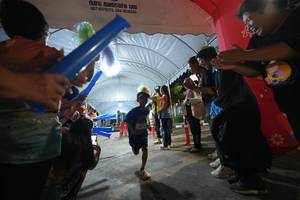 BIB: 8376073, 9636283
                            <button type="button" onclick="openModal(26257772)" class="btn btn-primary btn-sm float-right btn-popup" data-toggle="modal" data-target=".modal-high-quality">
                        <i class="fas fa-shopping-cart"></i> Add to Cart
                    </button>
                                            <button type="button" onclick="isThisMe(26257772, true)" class="btn btn-success btn-sm float-right btn-popup btn-isme hidden" data-toggle="tooltip" data-placement="bottom" title="นี่คือรูปของคุณใช่ไหม คลิกที่นี่เพื่อเอาเข้าอัลบั้ม">
                        <i class="fas fa-plus"></i> Add to album
                    </button>
                    <button type="button" onclick="isThisMe(26257772, false)" class="btn btn-warning btn-sm float-right btn-popup btn-isnotme hidden">
                        <i class="fas fa-ban"></i> Remove from album
                    </button>