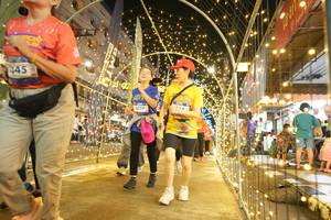 BIB: 3257
                            <button type="button" onclick="openModal(26260142)" class="btn btn-primary btn-sm float-right btn-popup" data-toggle="modal" data-target=".modal-high-quality">
                        <i class="fas fa-shopping-cart"></i> Add to Cart
                    </button>
                                            <button type="button" onclick="isThisMe(26260142, true)" class="btn btn-success btn-sm float-right btn-popup btn-isme hidden" data-toggle="tooltip" data-placement="bottom" title="นี่คือรูปของคุณใช่ไหม คลิกที่นี่เพื่อเอาเข้าอัลบั้ม">
                        <i class="fas fa-plus"></i> Add to album
                    </button>
                    <button type="button" onclick="isThisMe(26260142, false)" class="btn btn-warning btn-sm float-right btn-popup btn-isnotme hidden">
                        <i class="fas fa-ban"></i> Remove from album
                    </button>