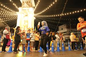 BIB: 4152
                            <button type="button" onclick="openModal(26260286)" class="btn btn-primary btn-sm float-right btn-popup" data-toggle="modal" data-target=".modal-high-quality">
                        <i class="fas fa-shopping-cart"></i> Add to Cart
                    </button>
                                            <button type="button" onclick="isThisMe(26260286, true)" class="btn btn-success btn-sm float-right btn-popup btn-isme hidden" data-toggle="tooltip" data-placement="bottom" title="นี่คือรูปของคุณใช่ไหม คลิกที่นี่เพื่อเอาเข้าอัลบั้ม">
                        <i class="fas fa-plus"></i> Add to album
                    </button>
                    <button type="button" onclick="isThisMe(26260286, false)" class="btn btn-warning btn-sm float-right btn-popup btn-isnotme hidden">
                        <i class="fas fa-ban"></i> Remove from album
                    </button>