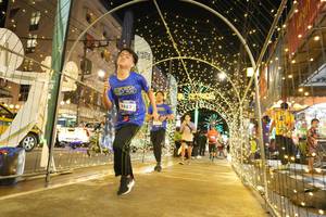 BIB: 3882
                            <button type="button" onclick="openModal(26259262)" class="btn btn-primary btn-sm float-right btn-popup" data-toggle="modal" data-target=".modal-high-quality">
                        <i class="fas fa-shopping-cart"></i> Add to Cart
                    </button>
                                            <button type="button" onclick="isThisMe(26259262, true)" class="btn btn-success btn-sm float-right btn-popup btn-isme hidden" data-toggle="tooltip" data-placement="bottom" title="นี่คือรูปของคุณใช่ไหม คลิกที่นี่เพื่อเอาเข้าอัลบั้ม">
                        <i class="fas fa-plus"></i> Add to album
                    </button>
                    <button type="button" onclick="isThisMe(26259262, false)" class="btn btn-warning btn-sm float-right btn-popup btn-isnotme hidden">
                        <i class="fas fa-ban"></i> Remove from album
                    </button>