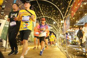 BIB: 4842, 3990
                            <button type="button" onclick="openModal(26258765)" class="btn btn-primary btn-sm float-right btn-popup" data-toggle="modal" data-target=".modal-high-quality">
                        <i class="fas fa-shopping-cart"></i> Add to Cart
                    </button>
                                            <button type="button" onclick="isThisMe(26258765, true)" class="btn btn-success btn-sm float-right btn-popup btn-isme hidden" data-toggle="tooltip" data-placement="bottom" title="นี่คือรูปของคุณใช่ไหม คลิกที่นี่เพื่อเอาเข้าอัลบั้ม">
                        <i class="fas fa-plus"></i> Add to album
                    </button>
                    <button type="button" onclick="isThisMe(26258765, false)" class="btn btn-warning btn-sm float-right btn-popup btn-isnotme hidden">
                        <i class="fas fa-ban"></i> Remove from album
                    </button>