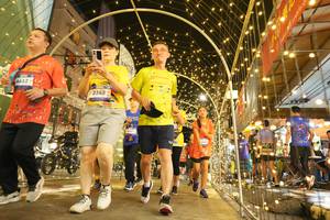 BIB: 4652, 3388
                            <button type="button" onclick="openModal(26259528)" class="btn btn-primary btn-sm float-right btn-popup" data-toggle="modal" data-target=".modal-high-quality">
                        <i class="fas fa-shopping-cart"></i> Add to Cart
                    </button>
                                            <button type="button" onclick="isThisMe(26259528, true)" class="btn btn-success btn-sm float-right btn-popup btn-isme hidden" data-toggle="tooltip" data-placement="bottom" title="นี่คือรูปของคุณใช่ไหม คลิกที่นี่เพื่อเอาเข้าอัลบั้ม">
                        <i class="fas fa-plus"></i> Add to album
                    </button>
                    <button type="button" onclick="isThisMe(26259528, false)" class="btn btn-warning btn-sm float-right btn-popup btn-isnotme hidden">
                        <i class="fas fa-ban"></i> Remove from album
                    </button>