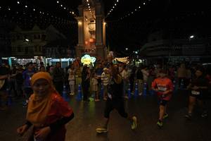 BIB: 11751
                            <button type="button" onclick="openModal(26260540)" class="btn btn-primary btn-sm float-right btn-popup" data-toggle="modal" data-target=".modal-high-quality">
                        <i class="fas fa-shopping-cart"></i> Add to Cart
                    </button>
                                            <button type="button" onclick="isThisMe(26260540, true)" class="btn btn-success btn-sm float-right btn-popup btn-isme hidden" data-toggle="tooltip" data-placement="bottom" title="นี่คือรูปของคุณใช่ไหม คลิกที่นี่เพื่อเอาเข้าอัลบั้ม">
                        <i class="fas fa-plus"></i> Add to album
                    </button>
                    <button type="button" onclick="isThisMe(26260540, false)" class="btn btn-warning btn-sm float-right btn-popup btn-isnotme hidden">
                        <i class="fas fa-ban"></i> Remove from album
                    </button>