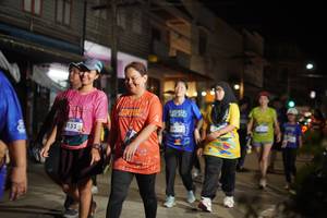 BIB: 2417, 153
                            <button type="button" onclick="openModal(26257212)" class="btn btn-primary btn-sm float-right btn-popup" data-toggle="modal" data-target=".modal-high-quality">
                        <i class="fas fa-shopping-cart"></i> Add to Cart
                    </button>
                                            <button type="button" onclick="isThisMe(26257212, true)" class="btn btn-success btn-sm float-right btn-popup btn-isme hidden" data-toggle="tooltip" data-placement="bottom" title="นี่คือรูปของคุณใช่ไหม คลิกที่นี่เพื่อเอาเข้าอัลบั้ม">
                        <i class="fas fa-plus"></i> Add to album
                    </button>
                    <button type="button" onclick="isThisMe(26257212, false)" class="btn btn-warning btn-sm float-right btn-popup btn-isnotme hidden">
                        <i class="fas fa-ban"></i> Remove from album
                    </button>