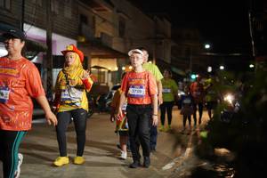 BIB: 3750, 445
                            <button type="button" onclick="openModal(26257840)" class="btn btn-primary btn-sm float-right btn-popup" data-toggle="modal" data-target=".modal-high-quality">
                        <i class="fas fa-shopping-cart"></i> Add to Cart
                    </button>
                                            <button type="button" onclick="isThisMe(26257840, true)" class="btn btn-success btn-sm float-right btn-popup btn-isme hidden" data-toggle="tooltip" data-placement="bottom" title="นี่คือรูปของคุณใช่ไหม คลิกที่นี่เพื่อเอาเข้าอัลบั้ม">
                        <i class="fas fa-plus"></i> Add to album
                    </button>
                    <button type="button" onclick="isThisMe(26257840, false)" class="btn btn-warning btn-sm float-right btn-popup btn-isnotme hidden">
                        <i class="fas fa-ban"></i> Remove from album
                    </button>