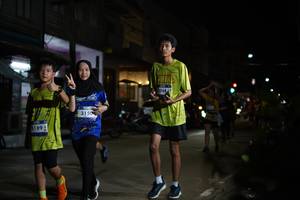 BIB: 3189, 3150, 048
                            <button type="button" onclick="openModal(26222462)" class="btn btn-primary btn-sm float-right btn-popup" data-toggle="modal" data-target=".modal-high-quality">
                        <i class="fas fa-shopping-cart"></i> Add to Cart
                    </button>
                                            <button type="button" onclick="isThisMe(26222462, true)" class="btn btn-success btn-sm float-right btn-popup btn-isme hidden" data-toggle="tooltip" data-placement="bottom" title="นี่คือรูปของคุณใช่ไหม คลิกที่นี่เพื่อเอาเข้าอัลบั้ม">
                        <i class="fas fa-plus"></i> Add to album
                    </button>
                    <button type="button" onclick="isThisMe(26222462, false)" class="btn btn-warning btn-sm float-right btn-popup btn-isnotme hidden">
                        <i class="fas fa-ban"></i> Remove from album
                    </button>