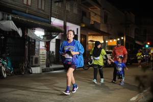 BIB: 4775
                            <button type="button" onclick="openModal(26256923)" class="btn btn-primary btn-sm float-right btn-popup" data-toggle="modal" data-target=".modal-high-quality">
                        <i class="fas fa-shopping-cart"></i> Add to Cart
                    </button>
                                            <button type="button" onclick="isThisMe(26256923, true)" class="btn btn-success btn-sm float-right btn-popup btn-isme hidden" data-toggle="tooltip" data-placement="bottom" title="นี่คือรูปของคุณใช่ไหม คลิกที่นี่เพื่อเอาเข้าอัลบั้ม">
                        <i class="fas fa-plus"></i> Add to album
                    </button>
                    <button type="button" onclick="isThisMe(26256923, false)" class="btn btn-warning btn-sm float-right btn-popup btn-isnotme hidden">
                        <i class="fas fa-ban"></i> Remove from album
                    </button>