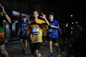 BIB: 4532, 4562
                            <button type="button" onclick="openModal(26222154)" class="btn btn-primary btn-sm float-right btn-popup" data-toggle="modal" data-target=".modal-high-quality">
                        <i class="fas fa-shopping-cart"></i> Add to Cart
                    </button>
                                            <button type="button" onclick="isThisMe(26222154, true)" class="btn btn-success btn-sm float-right btn-popup btn-isme hidden" data-toggle="tooltip" data-placement="bottom" title="นี่คือรูปของคุณใช่ไหม คลิกที่นี่เพื่อเอาเข้าอัลบั้ม">
                        <i class="fas fa-plus"></i> Add to album
                    </button>
                    <button type="button" onclick="isThisMe(26222154, false)" class="btn btn-warning btn-sm float-right btn-popup btn-isnotme hidden">
                        <i class="fas fa-ban"></i> Remove from album
                    </button>