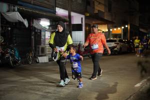 BIB: 4217
                            <button type="button" onclick="openModal(26256938)" class="btn btn-primary btn-sm float-right btn-popup" data-toggle="modal" data-target=".modal-high-quality">
                        <i class="fas fa-shopping-cart"></i> Add to Cart
                    </button>
                                            <button type="button" onclick="isThisMe(26256938, true)" class="btn btn-success btn-sm float-right btn-popup btn-isme hidden" data-toggle="tooltip" data-placement="bottom" title="นี่คือรูปของคุณใช่ไหม คลิกที่นี่เพื่อเอาเข้าอัลบั้ม">
                        <i class="fas fa-plus"></i> Add to album
                    </button>
                    <button type="button" onclick="isThisMe(26256938, false)" class="btn btn-warning btn-sm float-right btn-popup btn-isnotme hidden">
                        <i class="fas fa-ban"></i> Remove from album
                    </button>