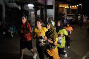 BIB: 2007
                            <button type="button" onclick="openModal(26250449)" class="btn btn-primary btn-sm float-right btn-popup" data-toggle="modal" data-target=".modal-high-quality">
                        <i class="fas fa-shopping-cart"></i> Add to Cart
                    </button>
                                            <button type="button" onclick="isThisMe(26250449, true)" class="btn btn-success btn-sm float-right btn-popup btn-isme hidden" data-toggle="tooltip" data-placement="bottom" title="นี่คือรูปของคุณใช่ไหม คลิกที่นี่เพื่อเอาเข้าอัลบั้ม">
                        <i class="fas fa-plus"></i> Add to album
                    </button>
                    <button type="button" onclick="isThisMe(26250449, false)" class="btn btn-warning btn-sm float-right btn-popup btn-isnotme hidden">
                        <i class="fas fa-ban"></i> Remove from album
                    </button>