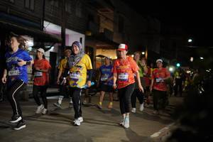 BIB: 3211, 3983, 3427
                            <button type="button" onclick="openModal(26251653)" class="btn btn-primary btn-sm float-right btn-popup" data-toggle="modal" data-target=".modal-high-quality">
                        <i class="fas fa-shopping-cart"></i> Add to Cart
                    </button>
                                            <button type="button" onclick="isThisMe(26251653, true)" class="btn btn-success btn-sm float-right btn-popup btn-isme hidden" data-toggle="tooltip" data-placement="bottom" title="นี่คือรูปของคุณใช่ไหม คลิกที่นี่เพื่อเอาเข้าอัลบั้ม">
                        <i class="fas fa-plus"></i> Add to album
                    </button>
                    <button type="button" onclick="isThisMe(26251653, false)" class="btn btn-warning btn-sm float-right btn-popup btn-isnotme hidden">
                        <i class="fas fa-ban"></i> Remove from album
                    </button>