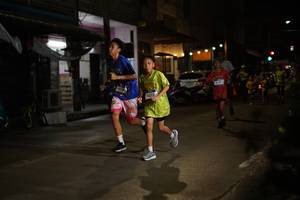 BIB: 4317
                            <button type="button" onclick="openModal(26221489)" class="btn btn-primary btn-sm float-right btn-popup" data-toggle="modal" data-target=".modal-high-quality">
                        <i class="fas fa-shopping-cart"></i> Add to Cart
                    </button>
                                            <button type="button" onclick="isThisMe(26221489, true)" class="btn btn-success btn-sm float-right btn-popup btn-isme hidden" data-toggle="tooltip" data-placement="bottom" title="นี่คือรูปของคุณใช่ไหม คลิกที่นี่เพื่อเอาเข้าอัลบั้ม">
                        <i class="fas fa-plus"></i> Add to album
                    </button>
                    <button type="button" onclick="isThisMe(26221489, false)" class="btn btn-warning btn-sm float-right btn-popup btn-isnotme hidden">
                        <i class="fas fa-ban"></i> Remove from album
                    </button>