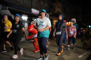 BIB: 4165, 3545
                            <button type="button" onclick="openModal(26251416)" class="btn btn-primary btn-sm float-right btn-popup" data-toggle="modal" data-target=".modal-high-quality">
                        <i class="fas fa-shopping-cart"></i> Add to Cart
                    </button>
                                            <button type="button" onclick="isThisMe(26251416, true)" class="btn btn-success btn-sm float-right btn-popup btn-isme hidden" data-toggle="tooltip" data-placement="bottom" title="นี่คือรูปของคุณใช่ไหม คลิกที่นี่เพื่อเอาเข้าอัลบั้ม">
                        <i class="fas fa-plus"></i> Add to album
                    </button>
                    <button type="button" onclick="isThisMe(26251416, false)" class="btn btn-warning btn-sm float-right btn-popup btn-isnotme hidden">
                        <i class="fas fa-ban"></i> Remove from album
                    </button>