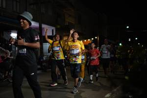 BIB: 4051, 3170, 128
                            <button type="button" onclick="openModal(26222302)" class="btn btn-primary btn-sm float-right btn-popup" data-toggle="modal" data-target=".modal-high-quality">
                        <i class="fas fa-shopping-cart"></i> Add to Cart
                    </button>
                                            <button type="button" onclick="isThisMe(26222302, true)" class="btn btn-success btn-sm float-right btn-popup btn-isme hidden" data-toggle="tooltip" data-placement="bottom" title="นี่คือรูปของคุณใช่ไหม คลิกที่นี่เพื่อเอาเข้าอัลบั้ม">
                        <i class="fas fa-plus"></i> Add to album
                    </button>
                    <button type="button" onclick="isThisMe(26222302, false)" class="btn btn-warning btn-sm float-right btn-popup btn-isnotme hidden">
                        <i class="fas fa-ban"></i> Remove from album
                    </button>