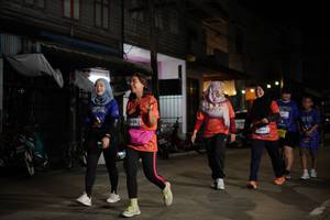 BIB: 5997
                            <button type="button" onclick="openModal(26249465)" class="btn btn-primary btn-sm float-right btn-popup" data-toggle="modal" data-target=".modal-high-quality">
                        <i class="fas fa-shopping-cart"></i> Add to Cart
                    </button>
                                            <button type="button" onclick="isThisMe(26249465, true)" class="btn btn-success btn-sm float-right btn-popup btn-isme hidden" data-toggle="tooltip" data-placement="bottom" title="นี่คือรูปของคุณใช่ไหม คลิกที่นี่เพื่อเอาเข้าอัลบั้ม">
                        <i class="fas fa-plus"></i> Add to album
                    </button>
                    <button type="button" onclick="isThisMe(26249465, false)" class="btn btn-warning btn-sm float-right btn-popup btn-isnotme hidden">
                        <i class="fas fa-ban"></i> Remove from album
                    </button>