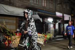 BIB: 
                            <button type="button" onclick="openModal(26255922)" class="btn btn-primary btn-sm float-right btn-popup" data-toggle="modal" data-target=".modal-high-quality">
                        <i class="fas fa-shopping-cart"></i> Add to Cart
                    </button>
                                            <button type="button" onclick="isThisMe(26255922, true)" class="btn btn-success btn-sm float-right btn-popup btn-isme hidden" data-toggle="tooltip" data-placement="bottom" title="นี่คือรูปของคุณใช่ไหม คลิกที่นี่เพื่อเอาเข้าอัลบั้ม">
                        <i class="fas fa-plus"></i> Add to album
                    </button>
                    <button type="button" onclick="isThisMe(26255922, false)" class="btn btn-warning btn-sm float-right btn-popup btn-isnotme hidden">
                        <i class="fas fa-ban"></i> Remove from album
                    </button>