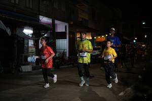 BIB: 4295, 4922
                            <button type="button" onclick="openModal(26223250)" class="btn btn-primary btn-sm float-right btn-popup" data-toggle="modal" data-target=".modal-high-quality">
                        <i class="fas fa-shopping-cart"></i> Add to Cart
                    </button>
                                            <button type="button" onclick="isThisMe(26223250, true)" class="btn btn-success btn-sm float-right btn-popup btn-isme hidden" data-toggle="tooltip" data-placement="bottom" title="นี่คือรูปของคุณใช่ไหม คลิกที่นี่เพื่อเอาเข้าอัลบั้ม">
                        <i class="fas fa-plus"></i> Add to album
                    </button>
                    <button type="button" onclick="isThisMe(26223250, false)" class="btn btn-warning btn-sm float-right btn-popup btn-isnotme hidden">
                        <i class="fas fa-ban"></i> Remove from album
                    </button>