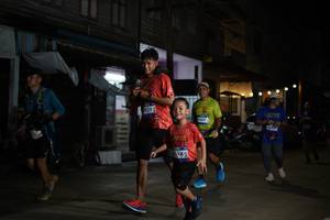 BIB: 225, 3014
                            <button type="button" onclick="openModal(26222791)" class="btn btn-primary btn-sm float-right btn-popup" data-toggle="modal" data-target=".modal-high-quality">
                        <i class="fas fa-shopping-cart"></i> Add to Cart
                    </button>
                                            <button type="button" onclick="isThisMe(26222791, true)" class="btn btn-success btn-sm float-right btn-popup btn-isme hidden" data-toggle="tooltip" data-placement="bottom" title="นี่คือรูปของคุณใช่ไหม คลิกที่นี่เพื่อเอาเข้าอัลบั้ม">
                        <i class="fas fa-plus"></i> Add to album
                    </button>
                    <button type="button" onclick="isThisMe(26222791, false)" class="btn btn-warning btn-sm float-right btn-popup btn-isnotme hidden">
                        <i class="fas fa-ban"></i> Remove from album
                    </button>