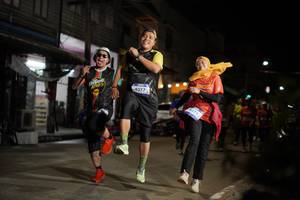 BIB: 4377, 437
                            <button type="button" onclick="openModal(26251500)" class="btn btn-primary btn-sm float-right btn-popup" data-toggle="modal" data-target=".modal-high-quality">
                        <i class="fas fa-shopping-cart"></i> Add to Cart
                    </button>
                                            <button type="button" onclick="isThisMe(26251500, true)" class="btn btn-success btn-sm float-right btn-popup btn-isme hidden" data-toggle="tooltip" data-placement="bottom" title="นี่คือรูปของคุณใช่ไหม คลิกที่นี่เพื่อเอาเข้าอัลบั้ม">
                        <i class="fas fa-plus"></i> Add to album
                    </button>
                    <button type="button" onclick="isThisMe(26251500, false)" class="btn btn-warning btn-sm float-right btn-popup btn-isnotme hidden">
                        <i class="fas fa-ban"></i> Remove from album
                    </button>