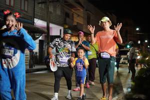 BIB: 9239, 4263, 3932
                            <button type="button" onclick="openModal(26256326)" class="btn btn-primary btn-sm float-right btn-popup" data-toggle="modal" data-target=".modal-high-quality">
                        <i class="fas fa-shopping-cart"></i> Add to Cart
                    </button>
                                            <button type="button" onclick="isThisMe(26256326, true)" class="btn btn-success btn-sm float-right btn-popup btn-isme hidden" data-toggle="tooltip" data-placement="bottom" title="นี่คือรูปของคุณใช่ไหม คลิกที่นี่เพื่อเอาเข้าอัลบั้ม">
                        <i class="fas fa-plus"></i> Add to album
                    </button>
                    <button type="button" onclick="isThisMe(26256326, false)" class="btn btn-warning btn-sm float-right btn-popup btn-isnotme hidden">
                        <i class="fas fa-ban"></i> Remove from album
                    </button>