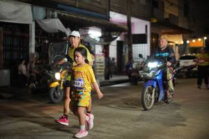 BIB: 3058
                            <button type="button" onclick="openModal(26256076)" class="btn btn-primary btn-sm float-right btn-popup" data-toggle="modal" data-target=".modal-high-quality">
                        <i class="fas fa-shopping-cart"></i> Add to Cart
                    </button>
                                            <button type="button" onclick="isThisMe(26256076, true)" class="btn btn-success btn-sm float-right btn-popup btn-isme hidden" data-toggle="tooltip" data-placement="bottom" title="นี่คือรูปของคุณใช่ไหม คลิกที่นี่เพื่อเอาเข้าอัลบั้ม">
                        <i class="fas fa-plus"></i> Add to album
                    </button>
                    <button type="button" onclick="isThisMe(26256076, false)" class="btn btn-warning btn-sm float-right btn-popup btn-isnotme hidden">
                        <i class="fas fa-ban"></i> Remove from album
                    </button>