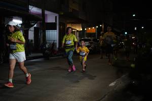 BIB: 505, 3794
                            <button type="button" onclick="openModal(26222418)" class="btn btn-primary btn-sm float-right btn-popup" data-toggle="modal" data-target=".modal-high-quality">
                        <i class="fas fa-shopping-cart"></i> Add to Cart
                    </button>
                                            <button type="button" onclick="isThisMe(26222418, true)" class="btn btn-success btn-sm float-right btn-popup btn-isme hidden" data-toggle="tooltip" data-placement="bottom" title="นี่คือรูปของคุณใช่ไหม คลิกที่นี่เพื่อเอาเข้าอัลบั้ม">
                        <i class="fas fa-plus"></i> Add to album
                    </button>
                    <button type="button" onclick="isThisMe(26222418, false)" class="btn btn-warning btn-sm float-right btn-popup btn-isnotme hidden">
                        <i class="fas fa-ban"></i> Remove from album
                    </button>