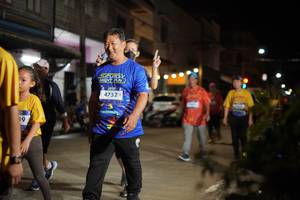 BIB: 4752
                            <button type="button" onclick="openModal(26257333)" class="btn btn-primary btn-sm float-right btn-popup" data-toggle="modal" data-target=".modal-high-quality">
                        <i class="fas fa-shopping-cart"></i> Add to Cart
                    </button>
                                            <button type="button" onclick="isThisMe(26257333, true)" class="btn btn-success btn-sm float-right btn-popup btn-isme hidden" data-toggle="tooltip" data-placement="bottom" title="นี่คือรูปของคุณใช่ไหม คลิกที่นี่เพื่อเอาเข้าอัลบั้ม">
                        <i class="fas fa-plus"></i> Add to album
                    </button>
                    <button type="button" onclick="isThisMe(26257333, false)" class="btn btn-warning btn-sm float-right btn-popup btn-isnotme hidden">
                        <i class="fas fa-ban"></i> Remove from album
                    </button>