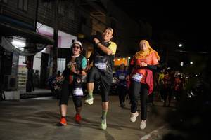 BIB: 6377, 371
                            <button type="button" onclick="openModal(26251494)" class="btn btn-primary btn-sm float-right btn-popup" data-toggle="modal" data-target=".modal-high-quality">
                        <i class="fas fa-shopping-cart"></i> Add to Cart
                    </button>
                                            <button type="button" onclick="isThisMe(26251494, true)" class="btn btn-success btn-sm float-right btn-popup btn-isme hidden" data-toggle="tooltip" data-placement="bottom" title="นี่คือรูปของคุณใช่ไหม คลิกที่นี่เพื่อเอาเข้าอัลบั้ม">
                        <i class="fas fa-plus"></i> Add to album
                    </button>
                    <button type="button" onclick="isThisMe(26251494, false)" class="btn btn-warning btn-sm float-right btn-popup btn-isnotme hidden">
                        <i class="fas fa-ban"></i> Remove from album
                    </button>