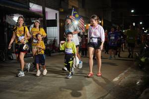 BIB: 049, 3025
                            <button type="button" onclick="openModal(26251896)" class="btn btn-primary btn-sm float-right btn-popup" data-toggle="modal" data-target=".modal-high-quality">
                        <i class="fas fa-shopping-cart"></i> Add to Cart
                    </button>
                                            <button type="button" onclick="isThisMe(26251896, true)" class="btn btn-success btn-sm float-right btn-popup btn-isme hidden" data-toggle="tooltip" data-placement="bottom" title="นี่คือรูปของคุณใช่ไหม คลิกที่นี่เพื่อเอาเข้าอัลบั้ม">
                        <i class="fas fa-plus"></i> Add to album
                    </button>
                    <button type="button" onclick="isThisMe(26251896, false)" class="btn btn-warning btn-sm float-right btn-popup btn-isnotme hidden">
                        <i class="fas fa-ban"></i> Remove from album
                    </button>