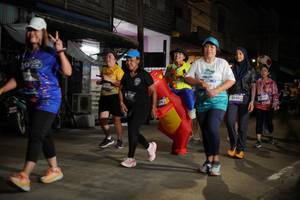 BIB: 35453, 13143
                            <button type="button" onclick="openModal(26251389)" class="btn btn-primary btn-sm float-right btn-popup" data-toggle="modal" data-target=".modal-high-quality">
                        <i class="fas fa-shopping-cart"></i> Add to Cart
                    </button>
                                            <button type="button" onclick="isThisMe(26251389, true)" class="btn btn-success btn-sm float-right btn-popup btn-isme hidden" data-toggle="tooltip" data-placement="bottom" title="นี่คือรูปของคุณใช่ไหม คลิกที่นี่เพื่อเอาเข้าอัลบั้ม">
                        <i class="fas fa-plus"></i> Add to album
                    </button>
                    <button type="button" onclick="isThisMe(26251389, false)" class="btn btn-warning btn-sm float-right btn-popup btn-isnotme hidden">
                        <i class="fas fa-ban"></i> Remove from album
                    </button>