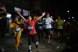 BIB: 4332, 3528
                            <button type="button" onclick="openModal(26222319)" class="btn btn-primary btn-sm float-right btn-popup" data-toggle="modal" data-target=".modal-high-quality">
                        <i class="fas fa-shopping-cart"></i> Add to Cart
                    </button>
                                            <button type="button" onclick="isThisMe(26222319, true)" class="btn btn-success btn-sm float-right btn-popup btn-isme hidden" data-toggle="tooltip" data-placement="bottom" title="นี่คือรูปของคุณใช่ไหม คลิกที่นี่เพื่อเอาเข้าอัลบั้ม">
                        <i class="fas fa-plus"></i> Add to album
                    </button>
                    <button type="button" onclick="isThisMe(26222319, false)" class="btn btn-warning btn-sm float-right btn-popup btn-isnotme hidden">
                        <i class="fas fa-ban"></i> Remove from album
                    </button>