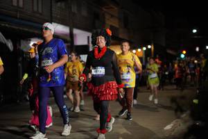 BIB: 4731, 4015
                            <button type="button" onclick="openModal(26250818)" class="btn btn-primary btn-sm float-right btn-popup" data-toggle="modal" data-target=".modal-high-quality">
                        <i class="fas fa-shopping-cart"></i> Add to Cart
                    </button>
                                            <button type="button" onclick="isThisMe(26250818, true)" class="btn btn-success btn-sm float-right btn-popup btn-isme hidden" data-toggle="tooltip" data-placement="bottom" title="นี่คือรูปของคุณใช่ไหม คลิกที่นี่เพื่อเอาเข้าอัลบั้ม">
                        <i class="fas fa-plus"></i> Add to album
                    </button>
                    <button type="button" onclick="isThisMe(26250818, false)" class="btn btn-warning btn-sm float-right btn-popup btn-isnotme hidden">
                        <i class="fas fa-ban"></i> Remove from album
                    </button>