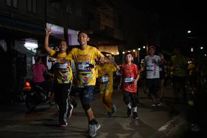 BIB: 051, 3170, 4332, 45132
                            <button type="button" onclick="openModal(26222316)" class="btn btn-primary btn-sm float-right btn-popup" data-toggle="modal" data-target=".modal-high-quality">
                        <i class="fas fa-shopping-cart"></i> Add to Cart
                    </button>
                                            <button type="button" onclick="isThisMe(26222316, true)" class="btn btn-success btn-sm float-right btn-popup btn-isme hidden" data-toggle="tooltip" data-placement="bottom" title="นี่คือรูปของคุณใช่ไหม คลิกที่นี่เพื่อเอาเข้าอัลบั้ม">
                        <i class="fas fa-plus"></i> Add to album
                    </button>
                    <button type="button" onclick="isThisMe(26222316, false)" class="btn btn-warning btn-sm float-right btn-popup btn-isnotme hidden">
                        <i class="fas fa-ban"></i> Remove from album
                    </button>