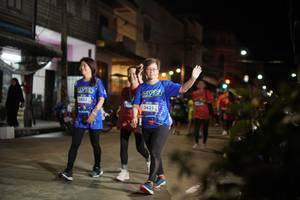 BIB: 3883, 3425
                            <button type="button" onclick="openModal(26256752)" class="btn btn-primary btn-sm float-right btn-popup" data-toggle="modal" data-target=".modal-high-quality">
                        <i class="fas fa-shopping-cart"></i> Add to Cart
                    </button>
                                            <button type="button" onclick="isThisMe(26256752, true)" class="btn btn-success btn-sm float-right btn-popup btn-isme hidden" data-toggle="tooltip" data-placement="bottom" title="นี่คือรูปของคุณใช่ไหม คลิกที่นี่เพื่อเอาเข้าอัลบั้ม">
                        <i class="fas fa-plus"></i> Add to album
                    </button>
                    <button type="button" onclick="isThisMe(26256752, false)" class="btn btn-warning btn-sm float-right btn-popup btn-isnotme hidden">
                        <i class="fas fa-ban"></i> Remove from album
                    </button>