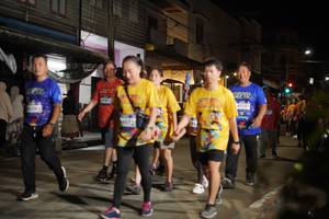 BIB: 4752
                            <button type="button" onclick="openModal(26257318)" class="btn btn-primary btn-sm float-right btn-popup" data-toggle="modal" data-target=".modal-high-quality">
                        <i class="fas fa-shopping-cart"></i> Add to Cart
                    </button>
                                            <button type="button" onclick="isThisMe(26257318, true)" class="btn btn-success btn-sm float-right btn-popup btn-isme hidden" data-toggle="tooltip" data-placement="bottom" title="นี่คือรูปของคุณใช่ไหม คลิกที่นี่เพื่อเอาเข้าอัลบั้ม">
                        <i class="fas fa-plus"></i> Add to album
                    </button>
                    <button type="button" onclick="isThisMe(26257318, false)" class="btn btn-warning btn-sm float-right btn-popup btn-isnotme hidden">
                        <i class="fas fa-ban"></i> Remove from album
                    </button>